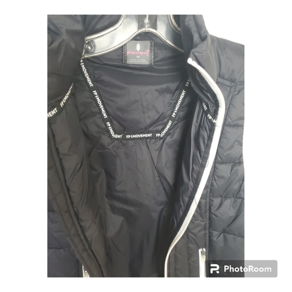 FP movement free people womens run this puffer vest black - Picture 5 of 5